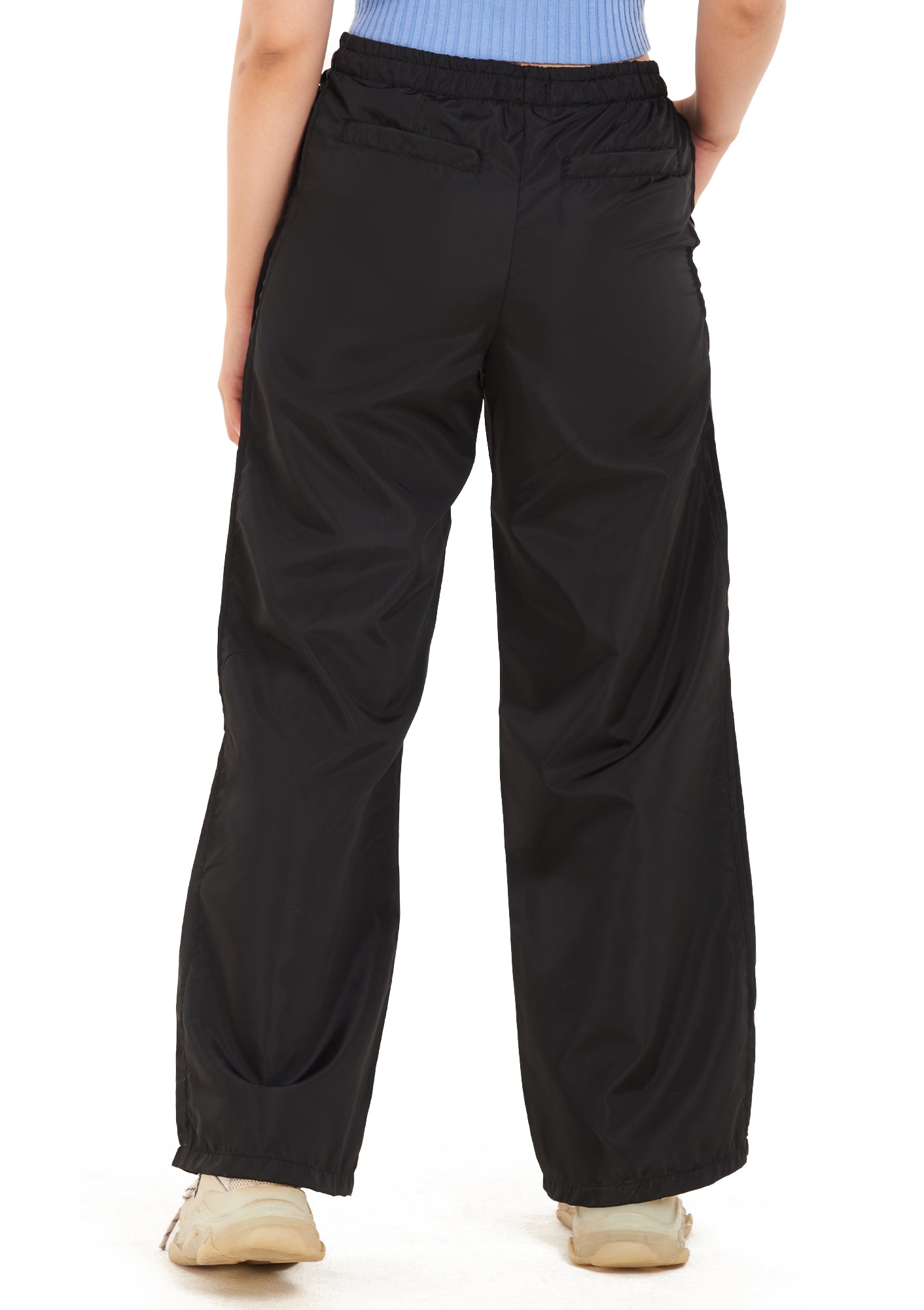 Black parachute pant